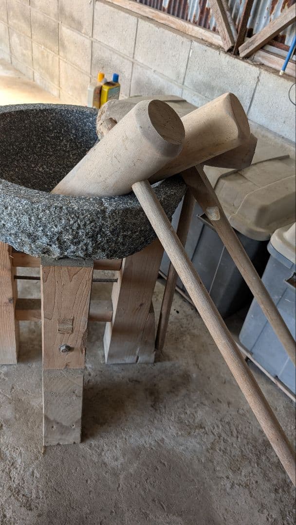石製臼と木製杵セット 直径約40cm 引き取り限定 楽天市場】餅つきセット 御影石餅臼 鉢型2升用 専用木台・杵Mセット