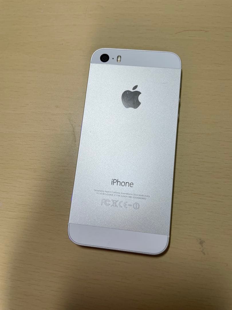 Apple iPhone 5s シルバー 本体 - メルカリ