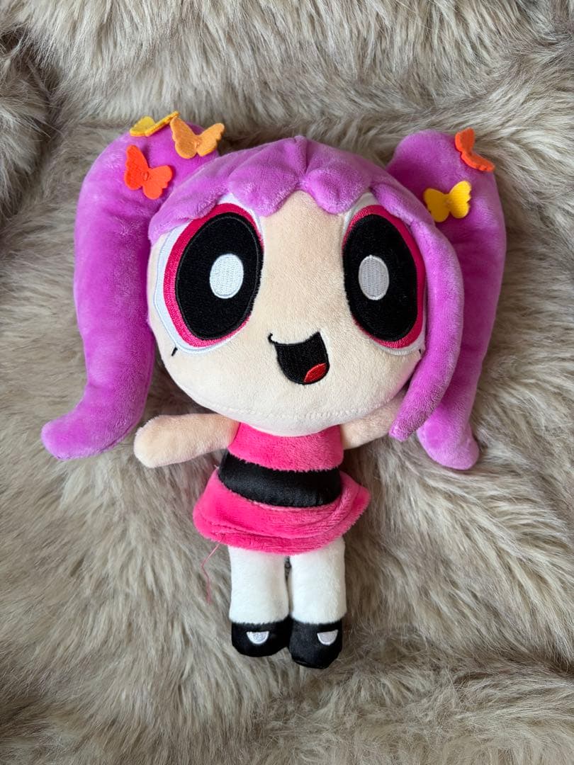 newjeans linefriends パワパフ ハニ ぬいぐるみ - メルカリ