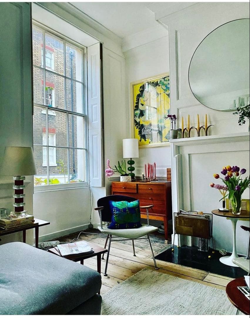 ビヨンヴィンブラッド 大型ゴールド額ビンテージシルエットピンク少女