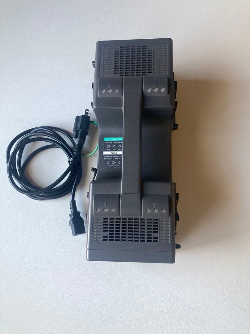 Vマウントバッテリーチャージャー　SONY BC-L100 SONY BC-L100 Vマウント充電器 | VIVID Online Shop