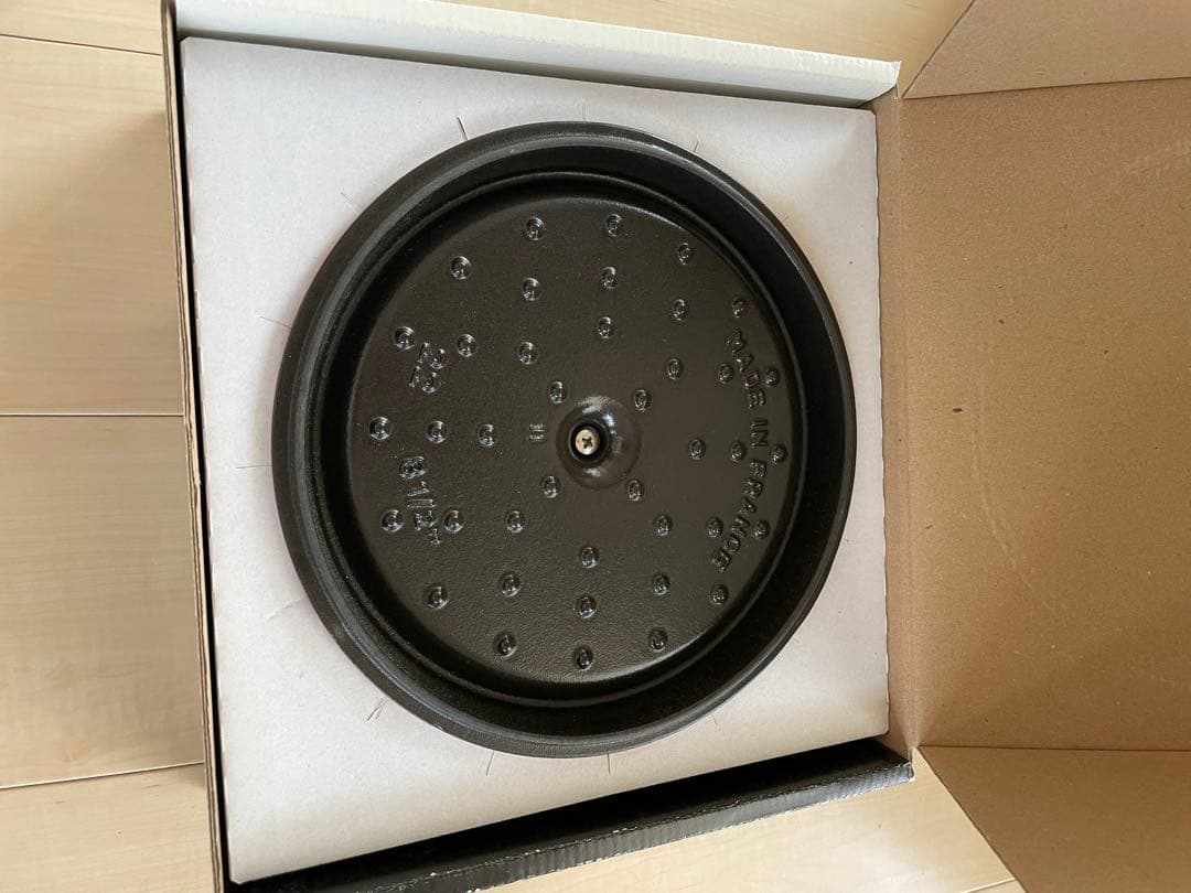 ストウブ STAUB 鋳物ホーロー鍋 ピコ・ココット 2.6Ｌ ラウンドチェリー