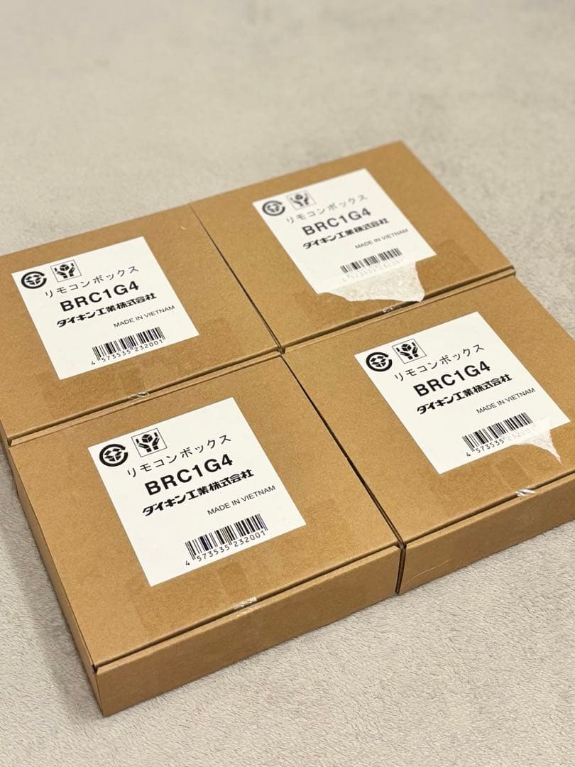 ダイキン　業務用リモコン　BRC1G4 新品未使用　4個 ダイキン（DAIKIN） DAIKIN BRC1G4 ホワイト 制御関連部材 液晶