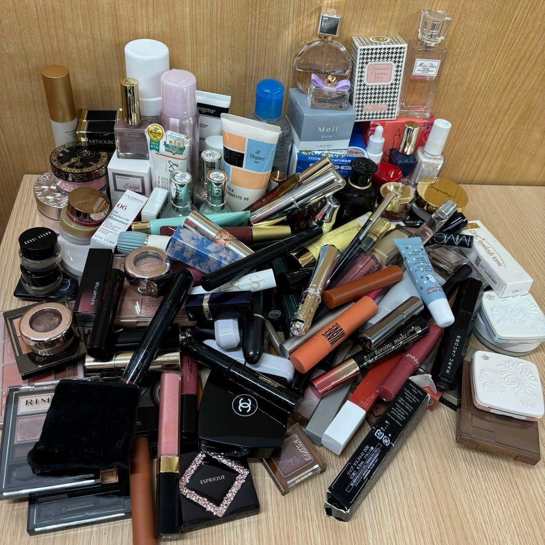 コスメ大量おまとめ！デパコス香水グロスなど多め Yahoo!オークション -「大量まとめ売り」(香水、フレグランス) の落札