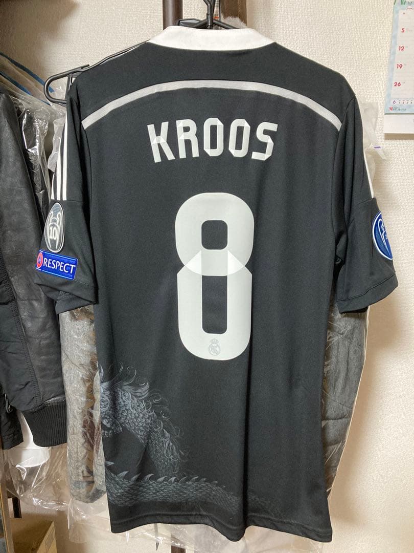 【超貴重】14-15 レアル・マドリード　3rd トニ・クロース　Mサイズ 楽天市場】【驚きの再入荷！】 レアルマドリード 14/15 サード（黒