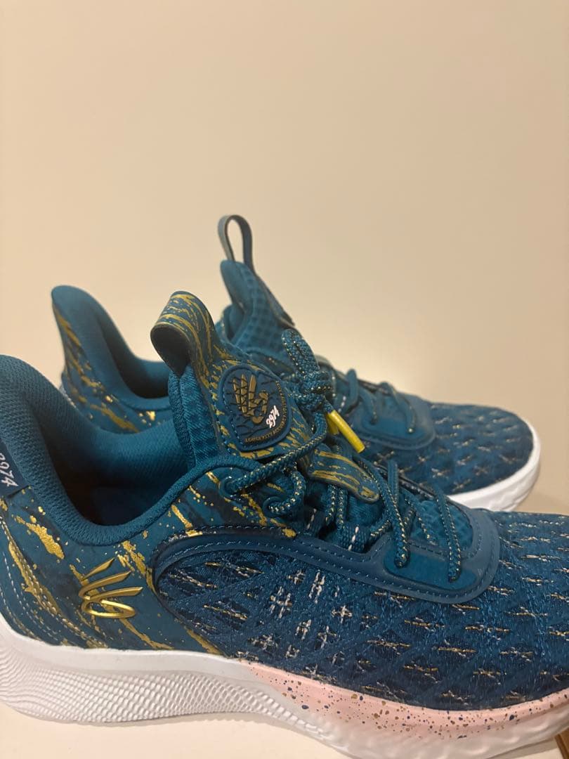 早い者勝ち カリー9 2974 アンダーアーマー】全世界で2,974足限定！「カリー フロー9 '2974'」が