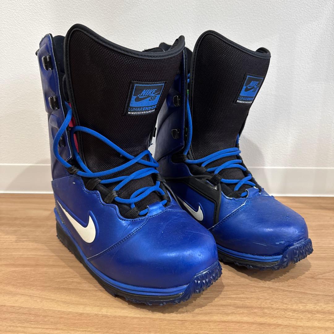 NIKE SB スノボブーツ - メルカリ