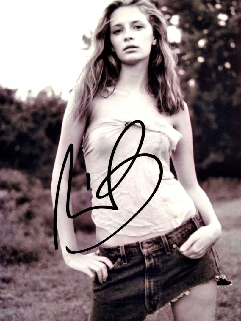 ミーシャ・バートン直筆サイン入り2Lサイズ写真…② - メルカリ