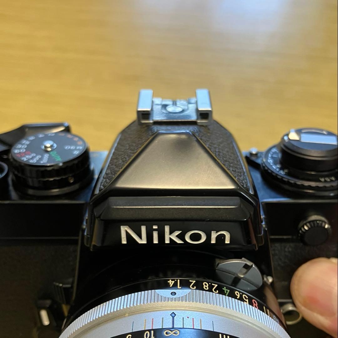 《動作品》 Nikon FE +標準レンズ付きフィルムカメラ
