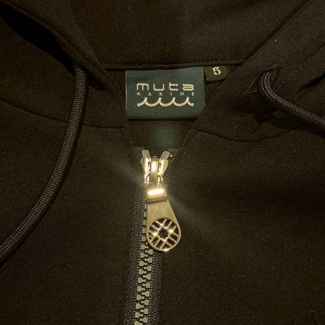 侍伊織 muta ムータ コラボ パーカー 黒 ジップアップ 5 M ブラック