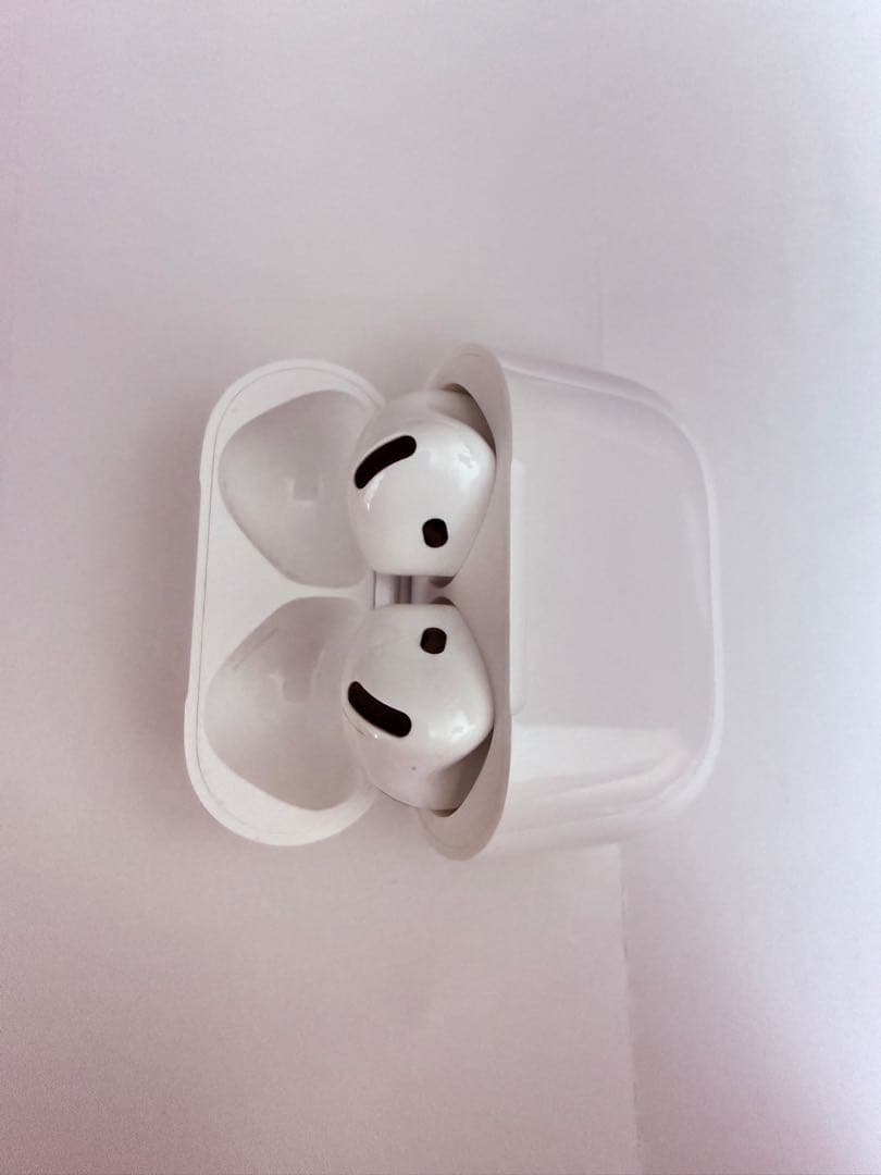 AirPods 4アクティブ ノイズキャンセル搭載 本体 ホワイト 箱付き