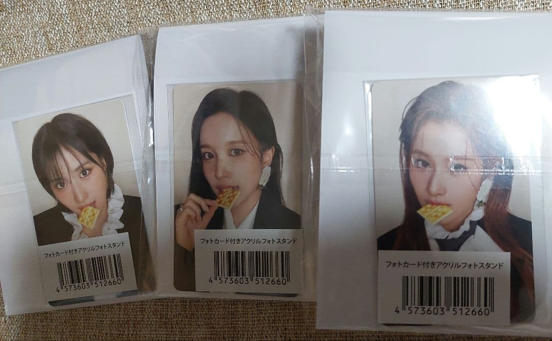 MISAMO JYP特典フォトカード付きアクリルスタンド 3種 - メルカリ