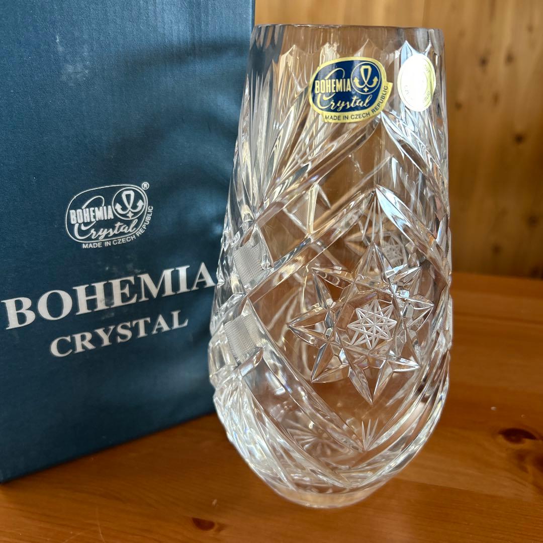BOHEMIA CRYSTAL 花瓶 ボヘミアクリスタル 24%PbO チェコ製 - メルカリ