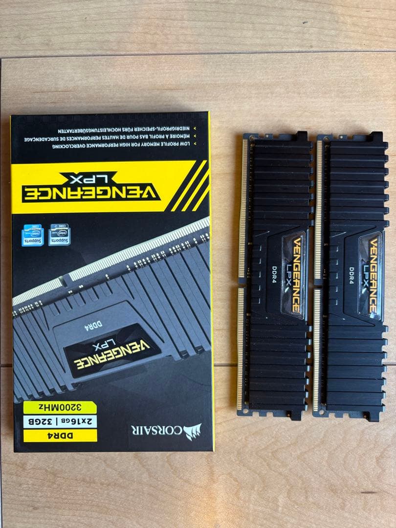 メモリー Corsair 32GB (2x16GB) DDR4 3200MHz Corsair LPX 32GB 2 x 16GB Memory, Vengeance LPX Black at Amazon.com