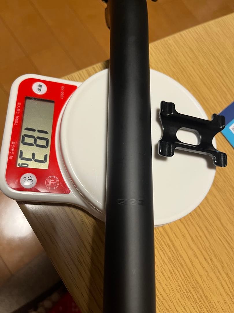 カーボンシートポスト　軽量　GE-110 27.2mm×350mm 未使用