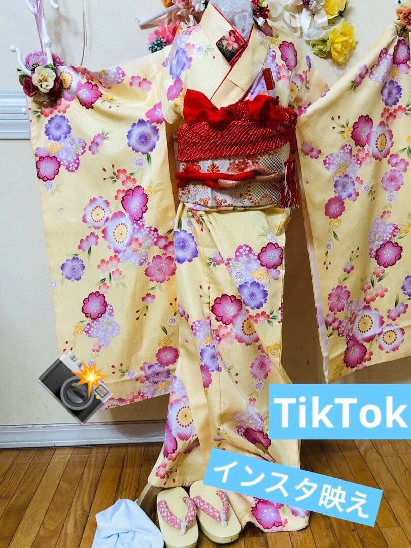 七五三七歳未使用着物‼️薄イエロー系⭐︎桜舞い散る金彩煌びやか