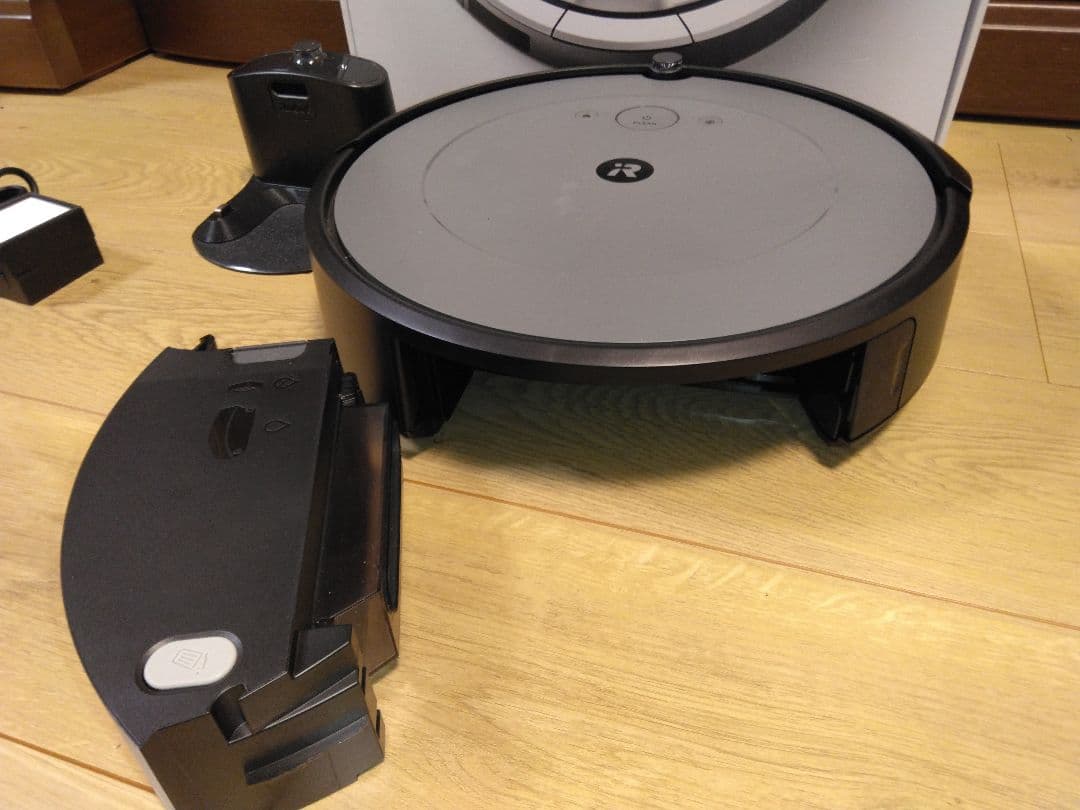 ほぼ新品使用1時間半】ルンバ i2（2024年）専用個装箱（876） A - メルカリ