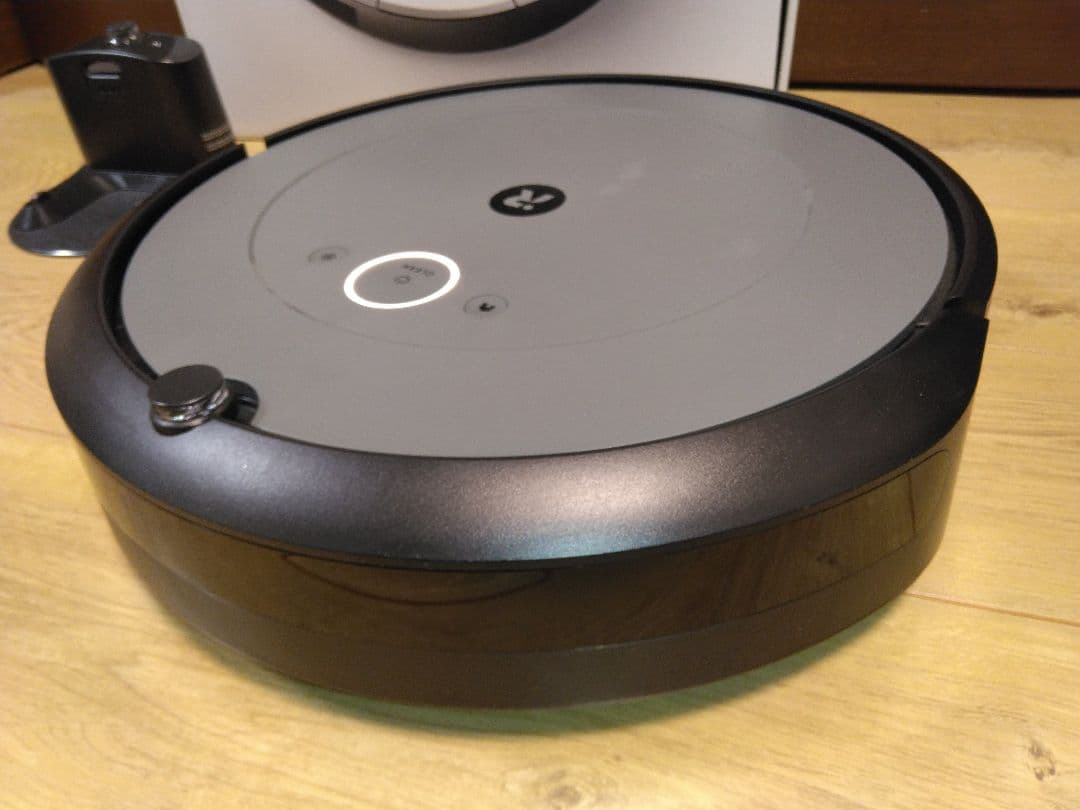 ほぼ新品使用1時間半】ルンバ i2（2024年）専用個装箱（876） A - メルカリ