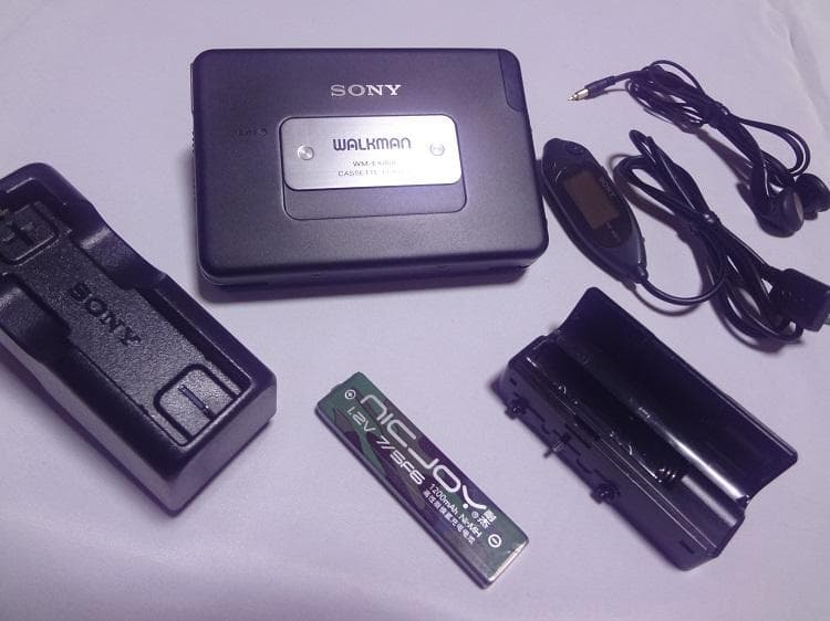 希少 SONY カセットウォークマンWM-EX808 訳あり（ジャンクとして） ジャンク品】SONY WALKMAN カセット ウォークマン WM-EX808 - メルカリ