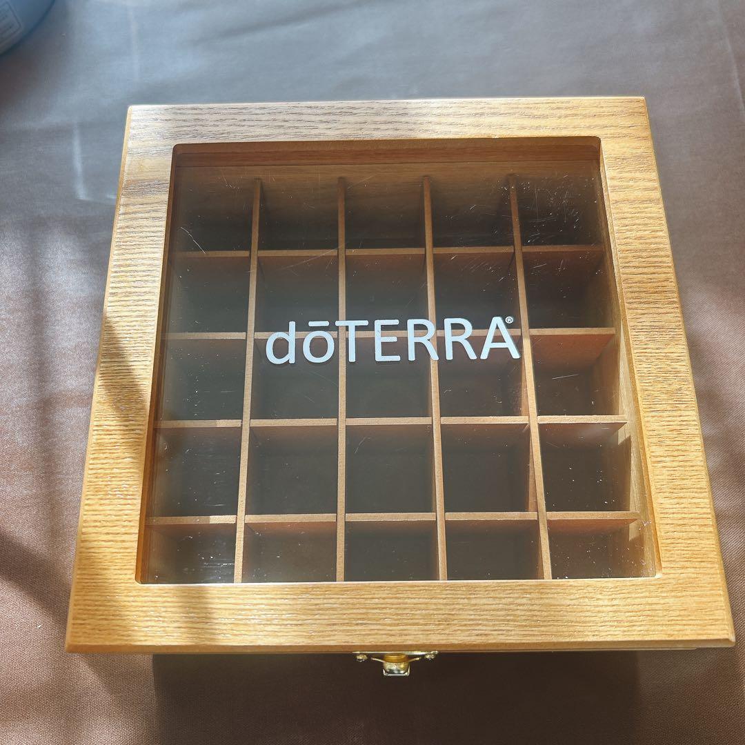 doTERRA エッセンシャルオイル収納ボックス 木箱 25本 - メルカリ