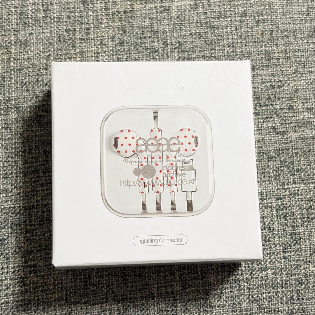 aeae LIGHTNING イヤホン 有線 ホワイト レッド ドット - メルカリ