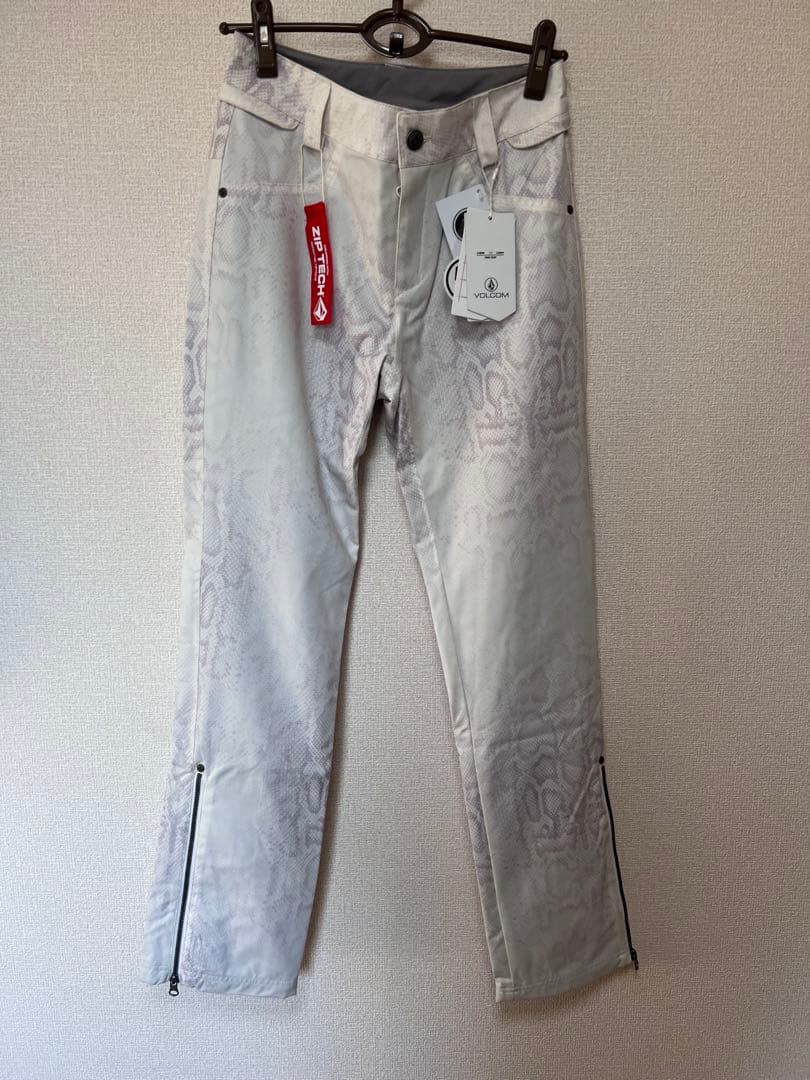 VOLCOM スキーウェア 女性用 Sサイズ VOLCOM（ボルコム） レディース スノーウェア ビブパンツ SWIFT BIB
