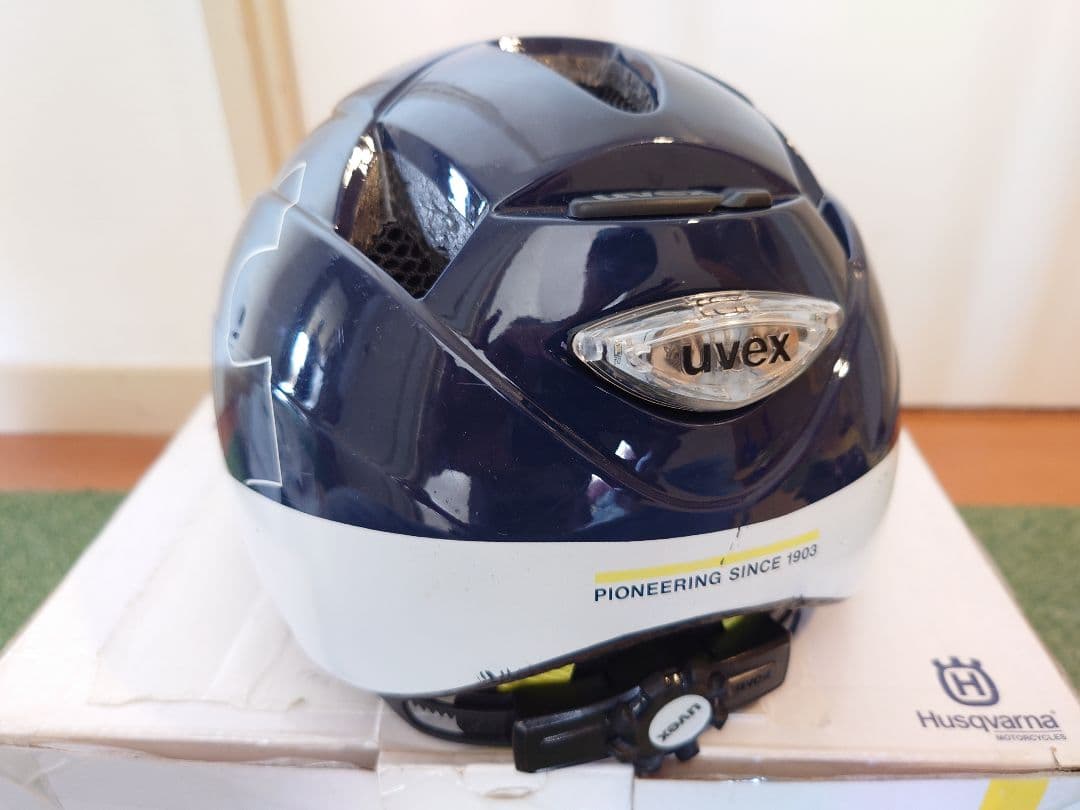 Husqvarna トレーニングバイク ストライダー ヘルメット、プロテクター付