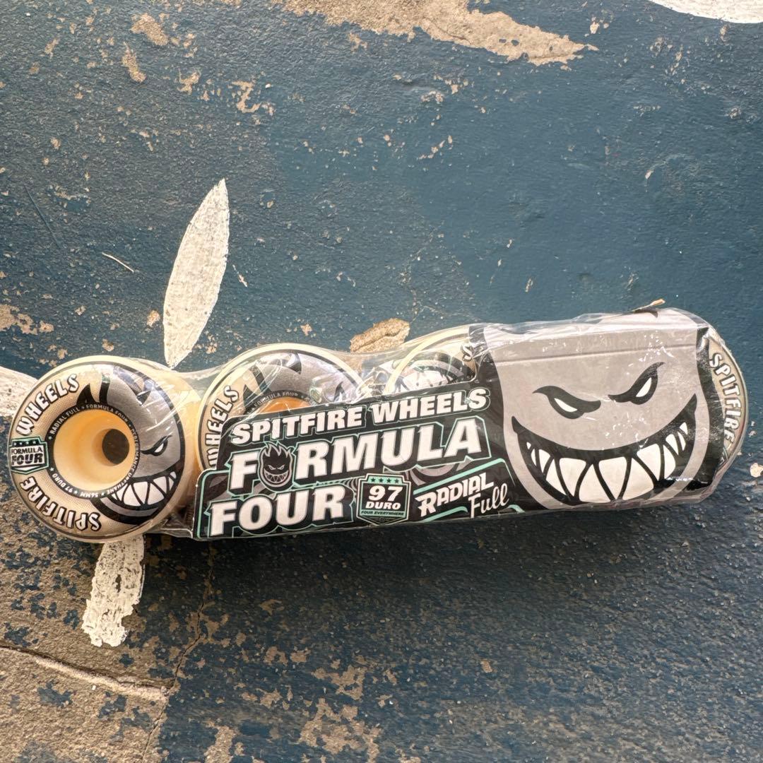 Spitfire フォーマル4 ラディアルフル56mm97a 定価¥9,130 スピットファイアー ウィール SPITFIRE WHEEL F4 97 Radial Full