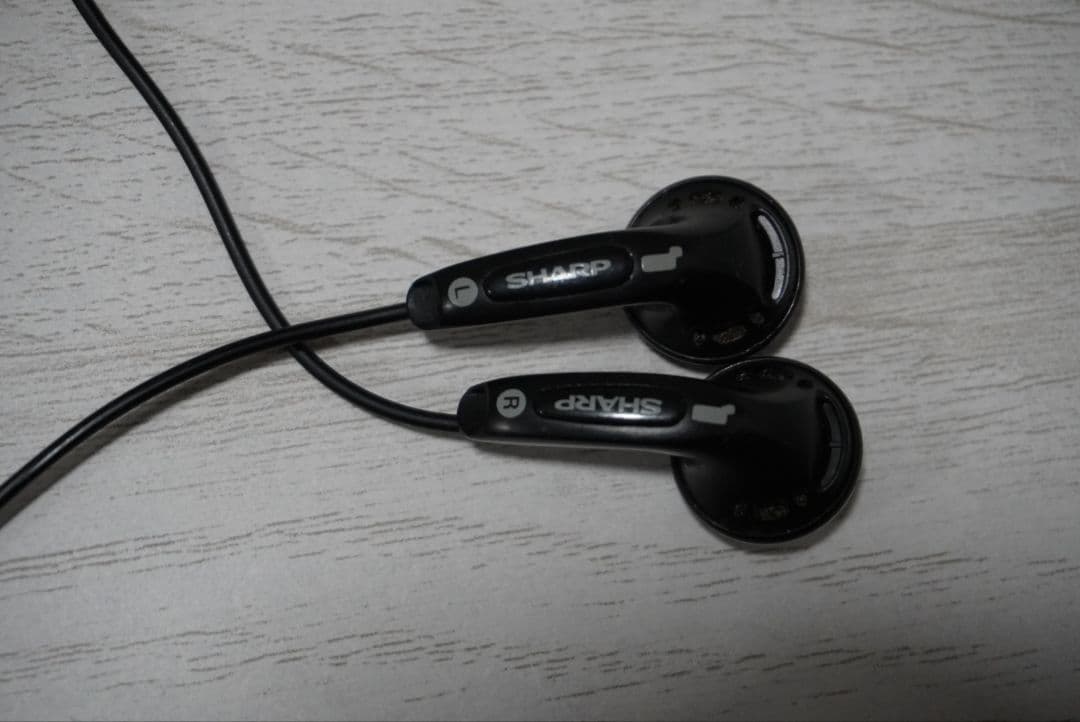 SHARP MDプレーヤー ジャンク品 電池・イヤホン付き - メルカリ