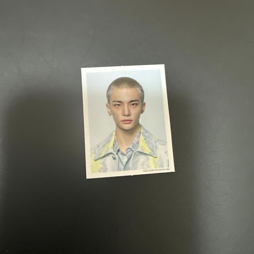 StrayKids スキズ Hollow ヒョンジン 証明写真 IDフォトカード - メルカリ
