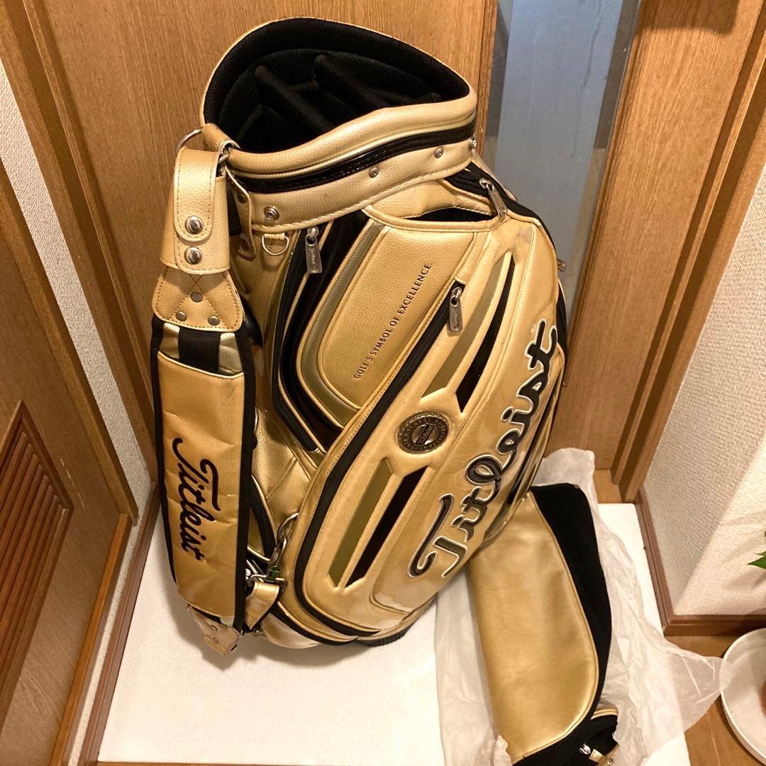 限定品】タイトリスト Titleist エナメルゴールド 3点式キャディバッグ