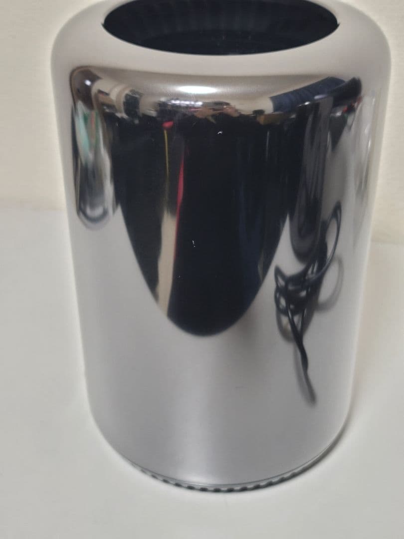 上位 Mac Pro 12コアXeon/64GB/SSD1TB/D500×2 - メルカリ