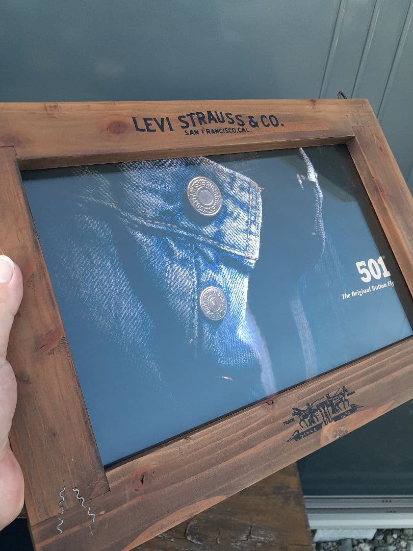リーバイス 非売品 ディスプレイ木製 額 - メルカリ