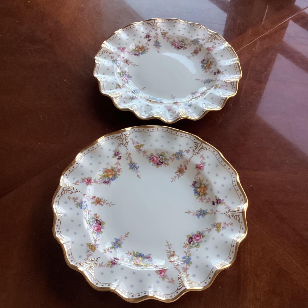 《ロイヤルクラウンダービー　ロイヤルアントワネット》ディナープレート2枚セット
