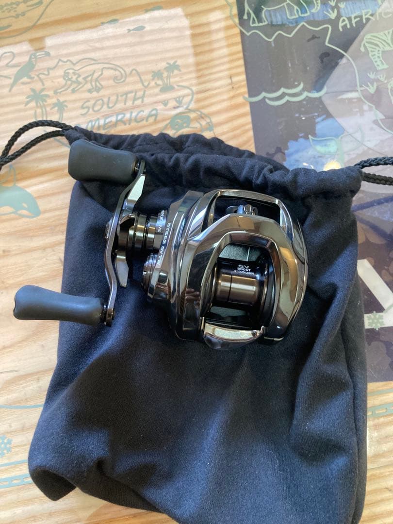 24スティーズ　100XHL DAIWA（ダイワ） 24スティーズSV TW 100-XHL (左ハンドル） : KK