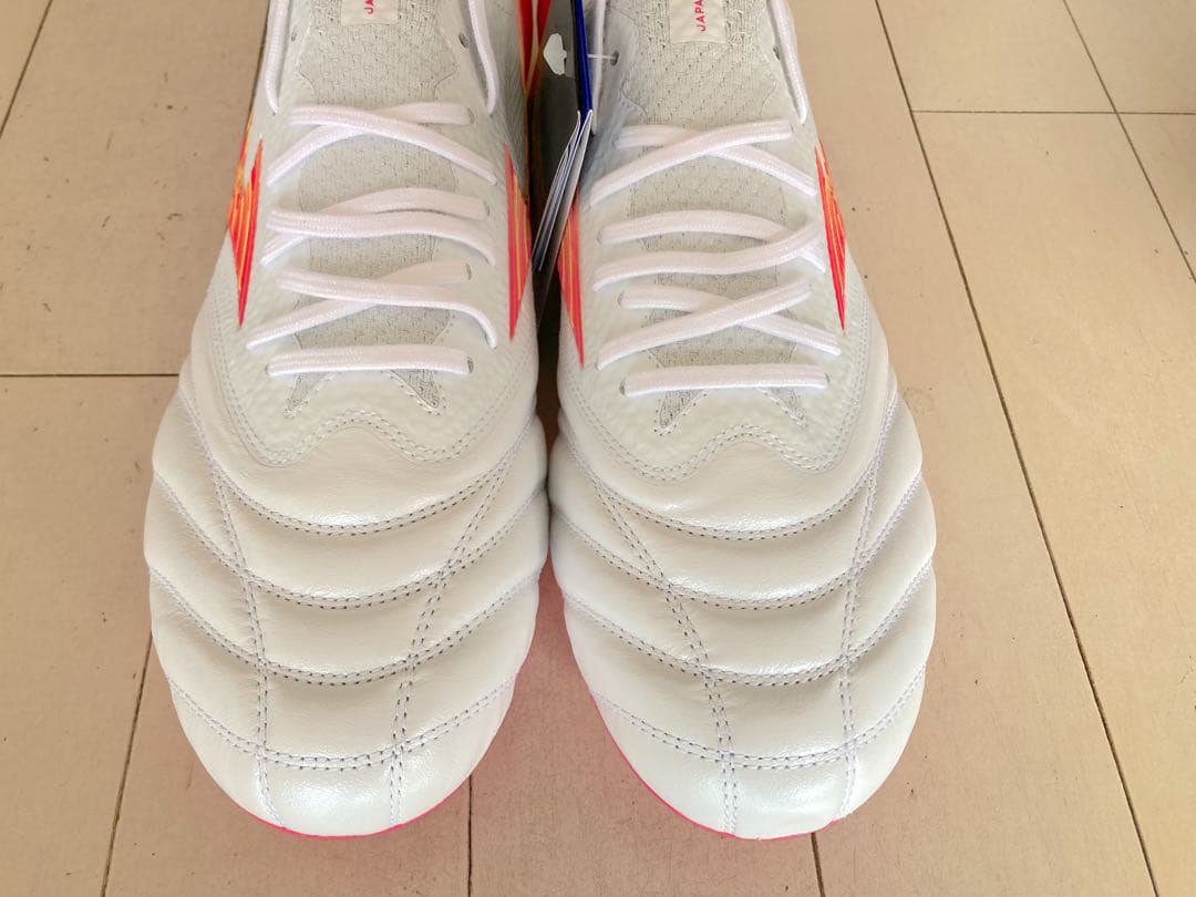 モレリアネオ4βジャパン 白✖️ピンク 26.5㎝ 新品。 - メルカリ