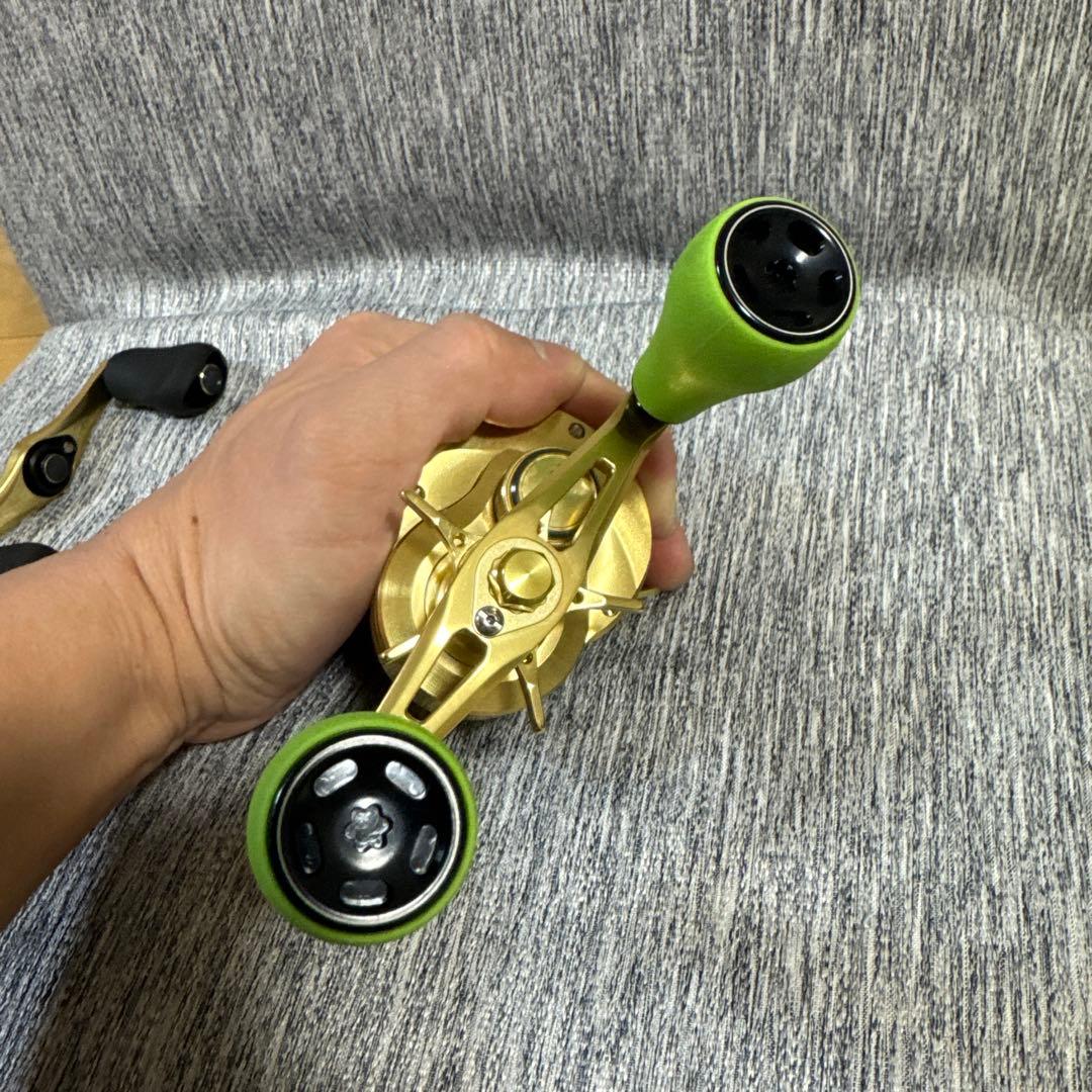 no3yes303様 シマノ 21 カルカッタコンクエスト バリアルハンドル無し