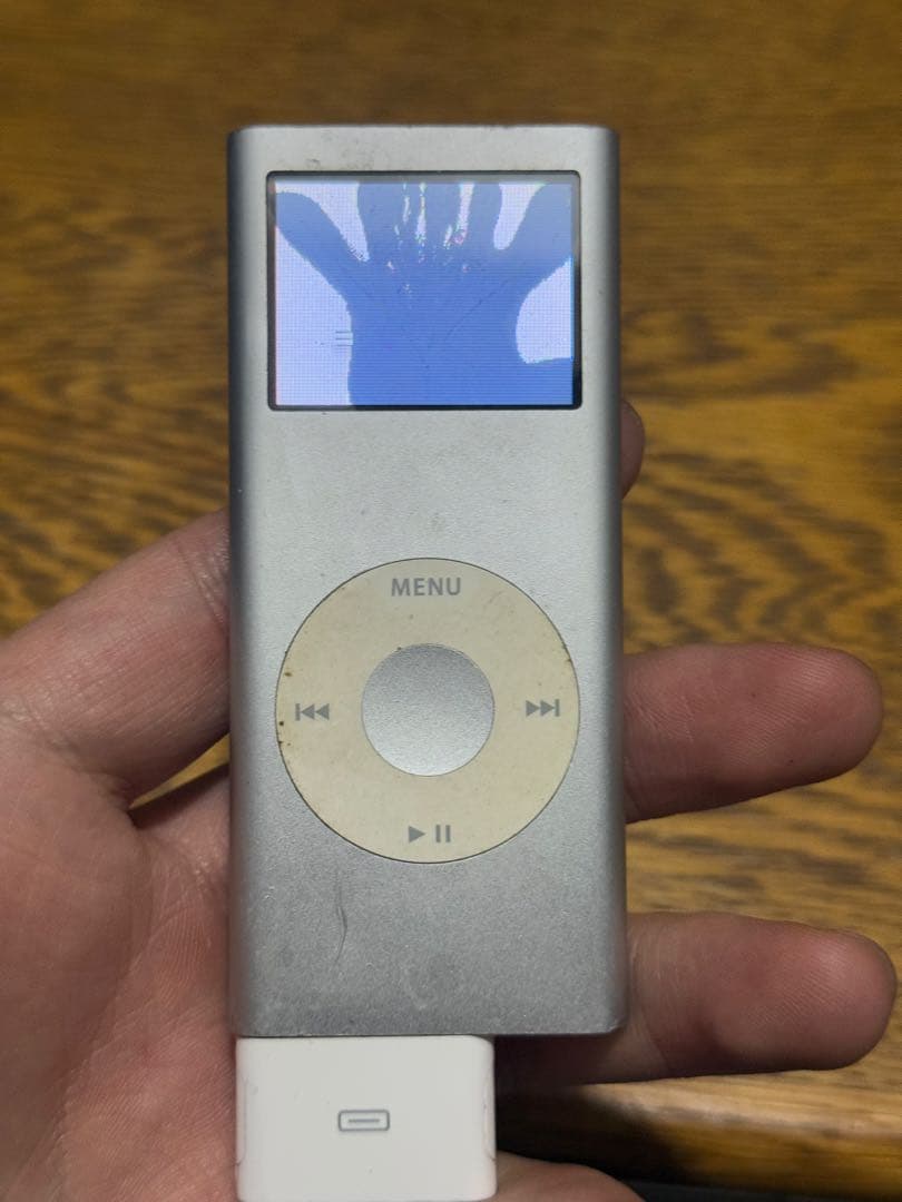 Apple iPod 8GB シルバー ジャンク 通電のみ - メルカリ