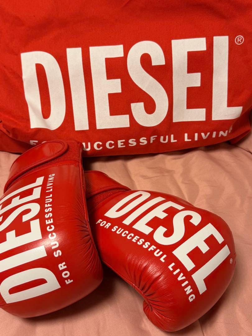 DIESEL ボクシンググローブ 8oz 赤 - メルカリ