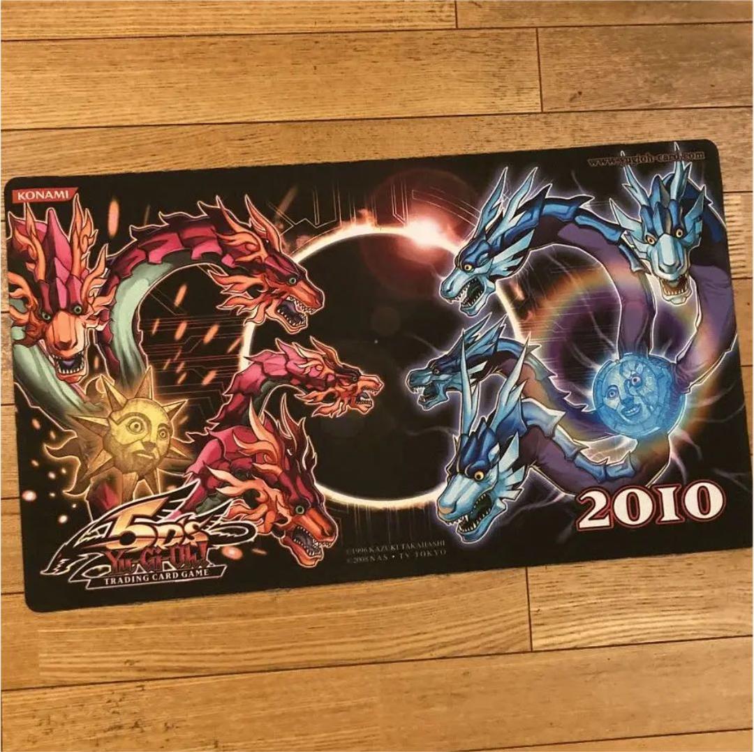 太陽龍インティ&月影龍クイラプレイマット - メルカリ