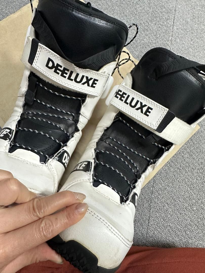 ディーラックス エンパイヤ 22.5cm