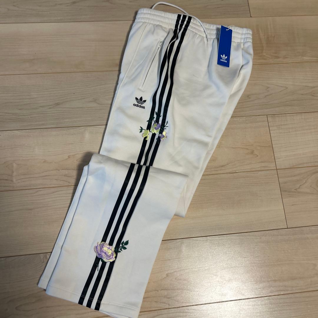 新品 アディダス オリジナル ジャージセットアップ フラワー adidas