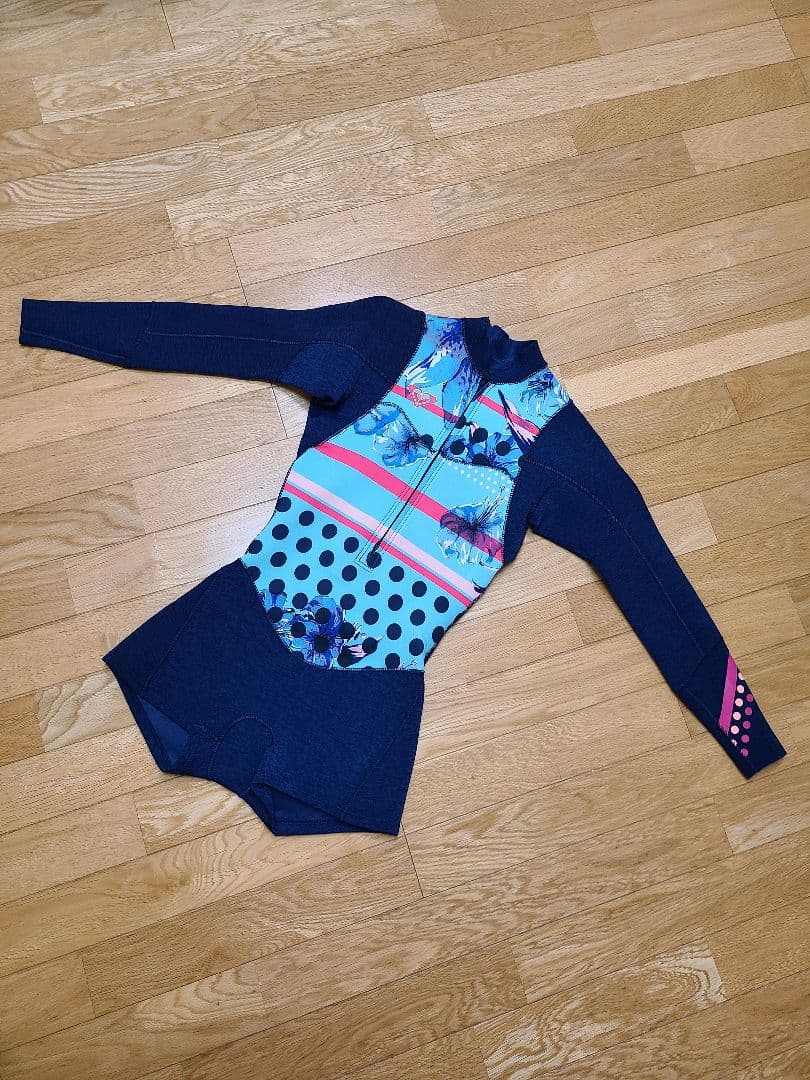 ROXY ロンスプ ウェットスーツ rwt261708-1.jpg