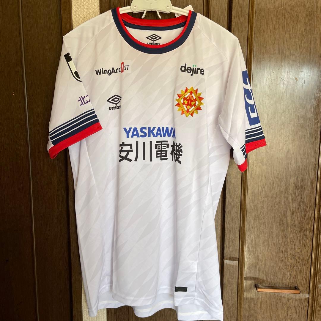 新品タグ付き　ギラヴァンツ北九州　Umbro ホワイトサッカーユニフォーム ギラヴァンツ北九州、2024新ユニフォームを発表！「UMBRO」とのコンビ