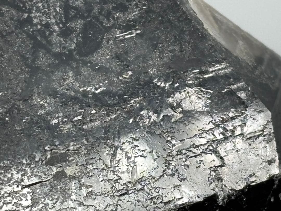 《スノーキャップモリオン原石＊パイライト共生》