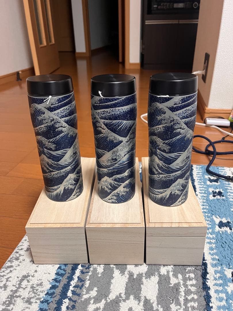 パゴン×タイガー波模様 ステンレス製水筒 3本セット 1本定価14,000円 パゴン×タイガー波模様 ステンレス製水筒 3本セット 1本定価14,000円