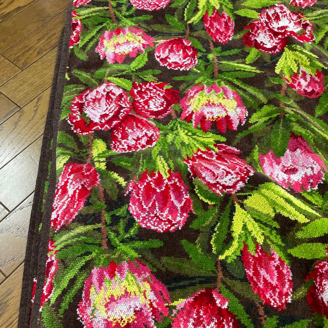 わんこわんこさま専用 お値下げ！フェイラー花柄（赤い花）ベット