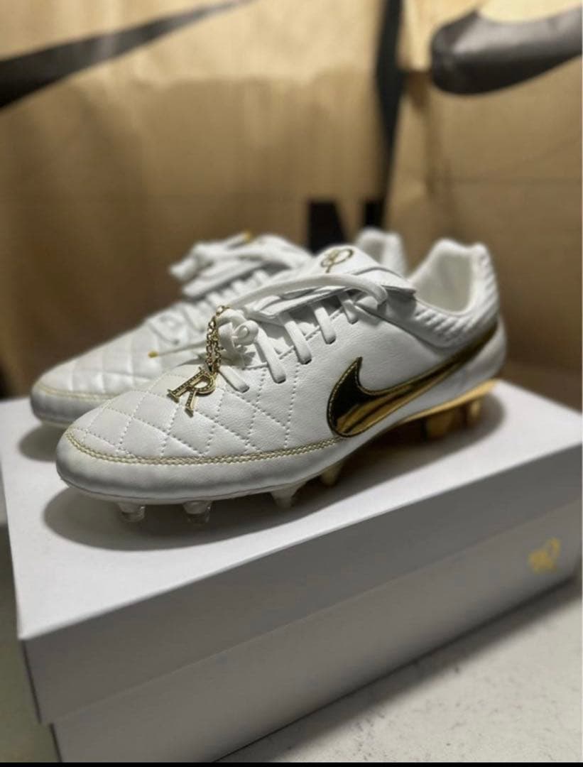 Ronaldinho × Nike Tiempo Legend FG 25.5 - メルカリ