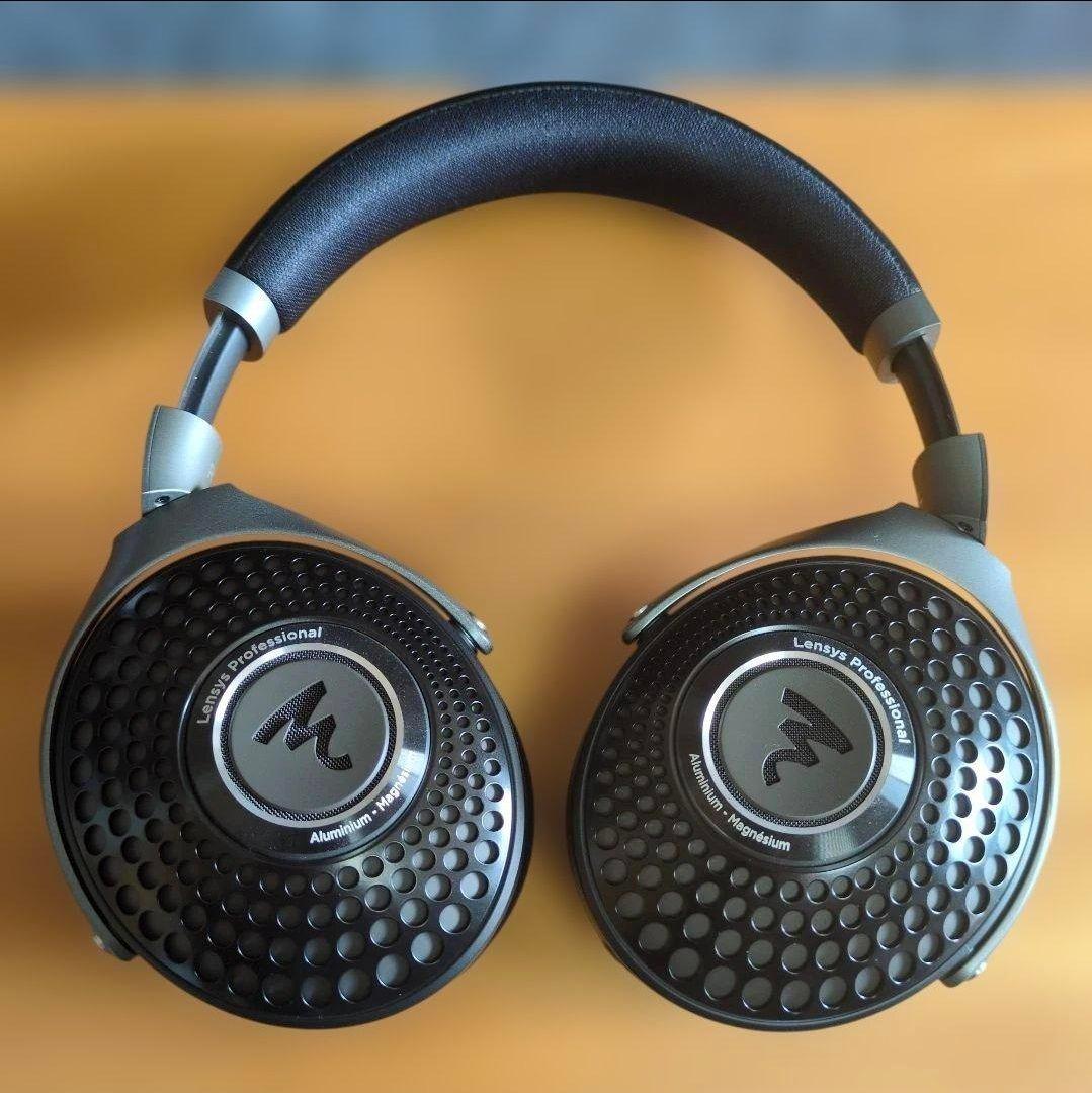 ヘッドホン Focal Lensys Professional Lensys Professional - Closed-back headphones of excellence | Focal
