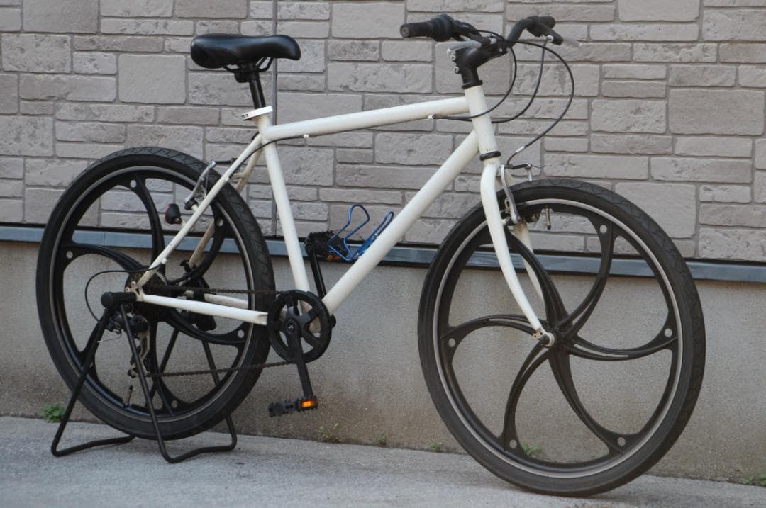 引き取り限定♪アルミキャストホイールが目立ちます♪7速♪お手軽クロスバイク♪ 完成品でお届け!クロスバイク 7段変速 70×32C SHIMANO 自転車 460mm